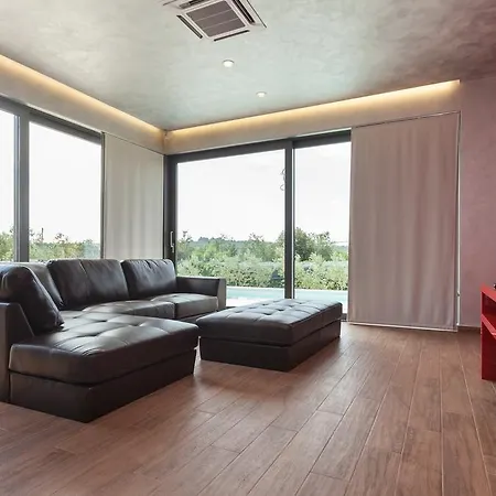 Villa Lagoderan *