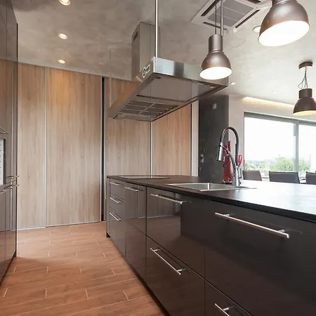 Villa Lagoderan *